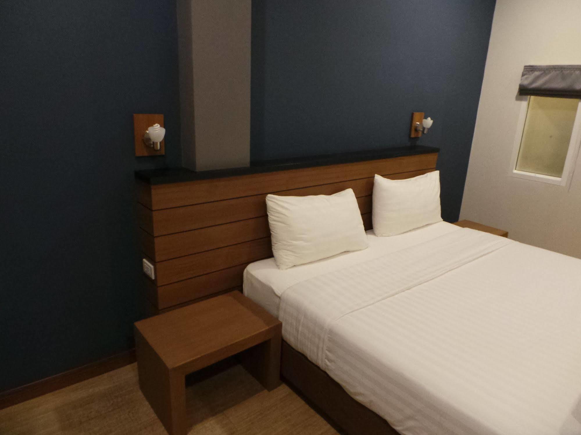 Bird Day Boutique Hotel Mukdahan Exterior photo