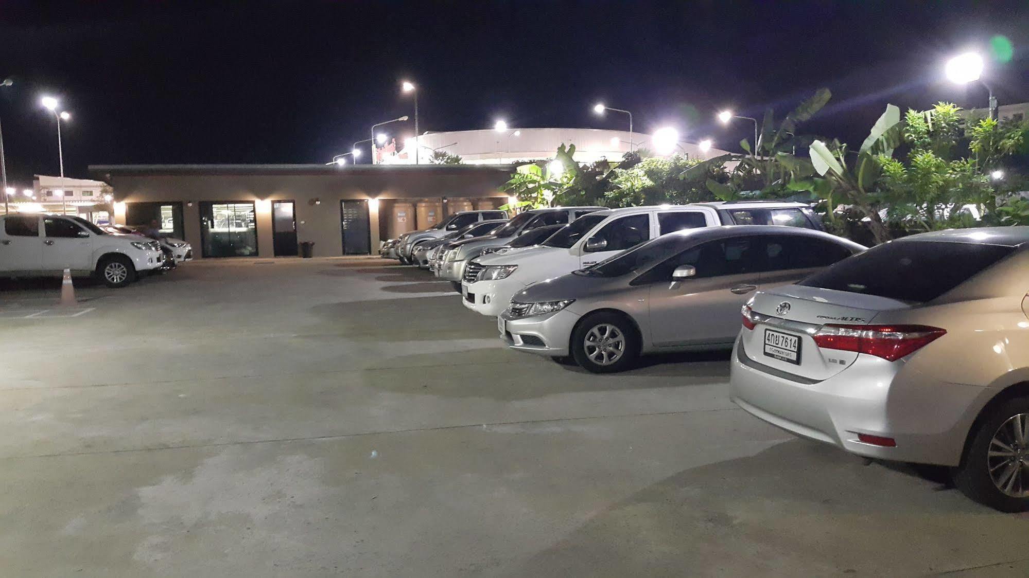 Bird Day Boutique Hotel Mukdahan Exterior photo